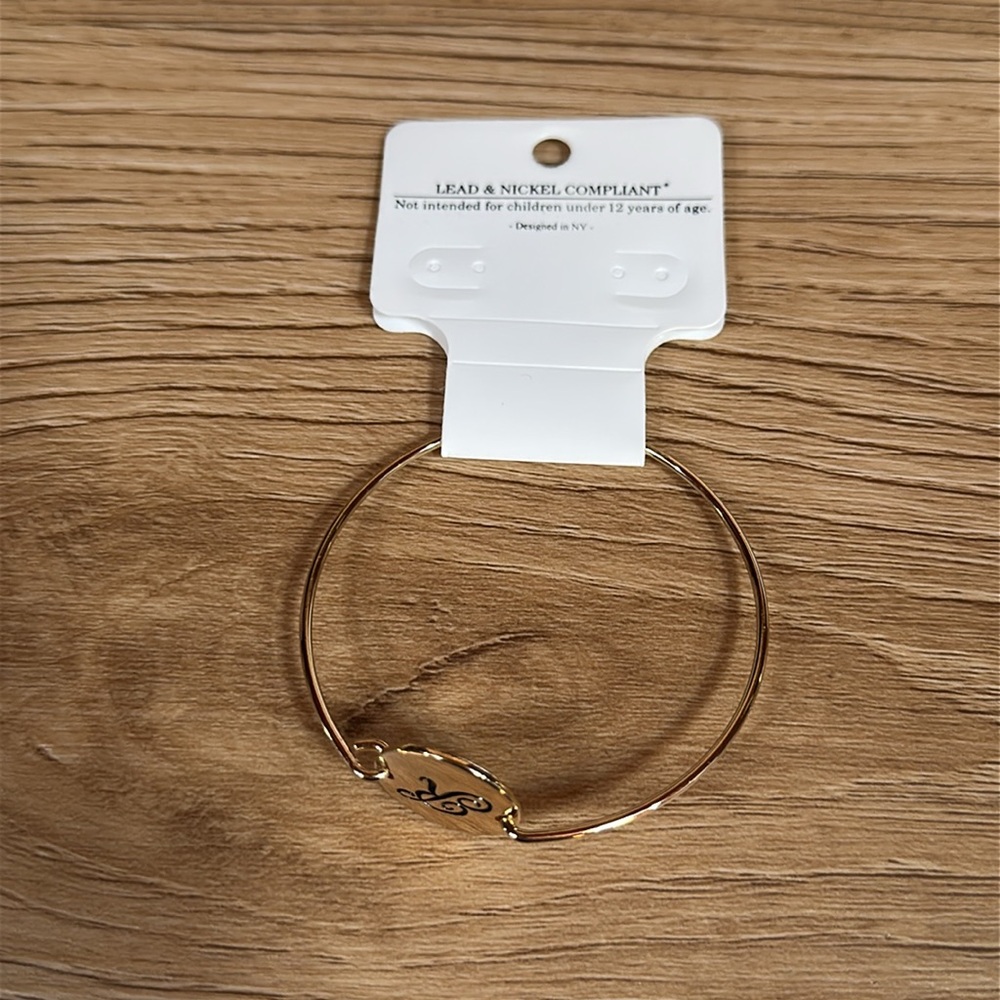 BANSRI Gold Initial ‘R’ Bracelet - Picture 5 of 9